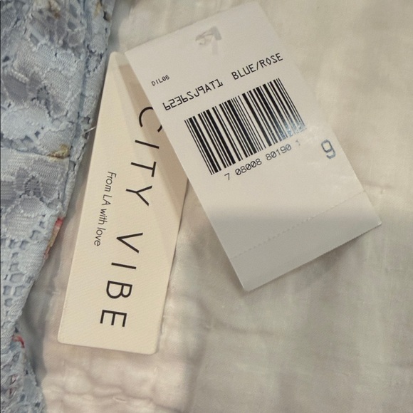 Light Blue Floral Lace Short Dress - Picture 4 of 4